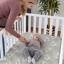 Load image into Gallery viewer, Acrabros Snug Fitted Crib Sheet Set Gardenia Blossom