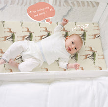 Load image into Gallery viewer, Acrabros Snug Fitted Crib Sheet Set Giraffe Forest