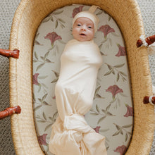 Load image into Gallery viewer, Acrabros Snug Fitted Bassinet Sheet Set Zebra Flora