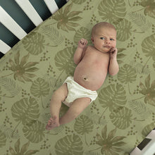Load image into Gallery viewer, Acrabros Snug Fitted Crib Sheet Set Giraffe Forest