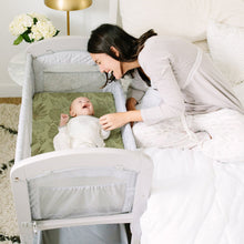 Load image into Gallery viewer, Acrabros Snug Fitted Playard Sheet Set Giraffe Forest