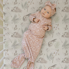 Load image into Gallery viewer, Acrabros Snug Fitted Crib Sheet Set Gardenia Blossom