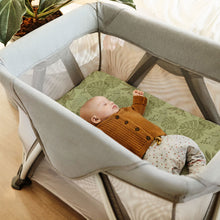 Load image into Gallery viewer, Acrabros Snug Fitted Playard Sheet Set Giraffe Forest