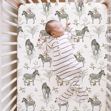 Load image into Gallery viewer, Acrabros Snug Fitted Crib Sheet Set Zebra Flora
